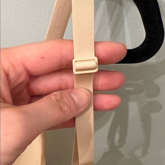 Skims no show mesh wire bra 32DD cream color - Picture 11 of 14